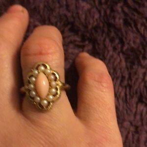 Vintage Art Deco Design to this beautiful Gold Pearl and Pink stone Ring
